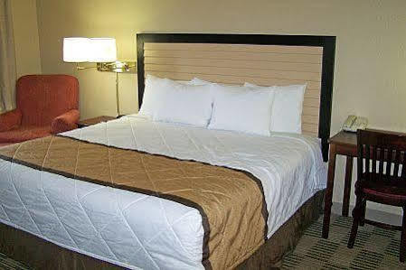 Extended America - Detroit - Novi - Orchard Hill Place Hotel